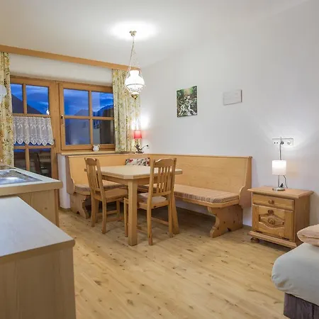 Aparthaus Bergfuehrer Harald Gleirscher Apartment Neustift im Stubaital